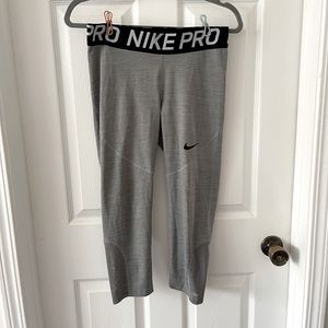 Nike Pro 365 Women's Mid-Rise Crop Leggings Grey
